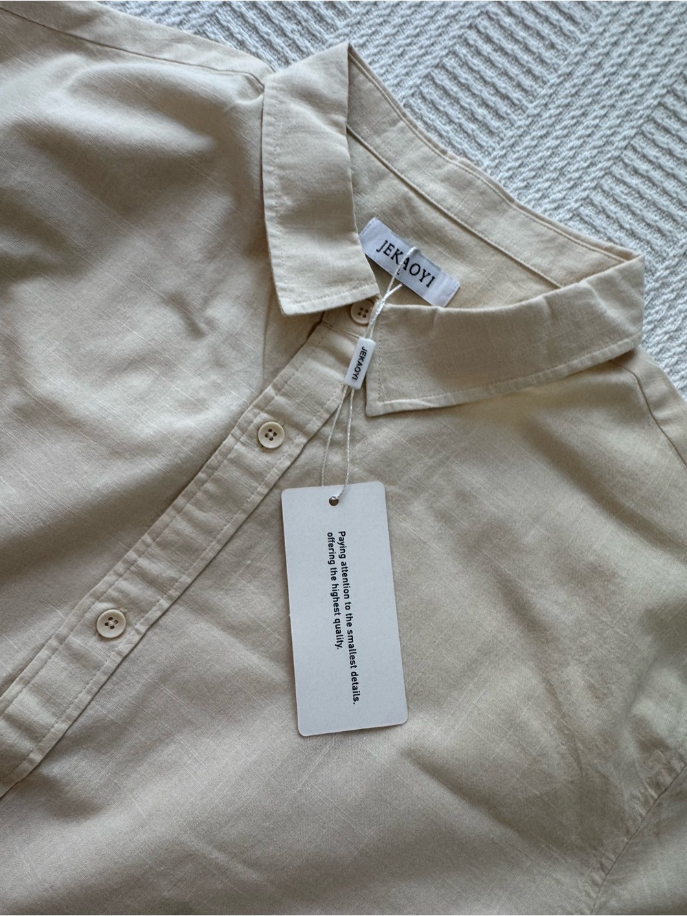 Classic Linen Button-Up - Picture 2 of 3